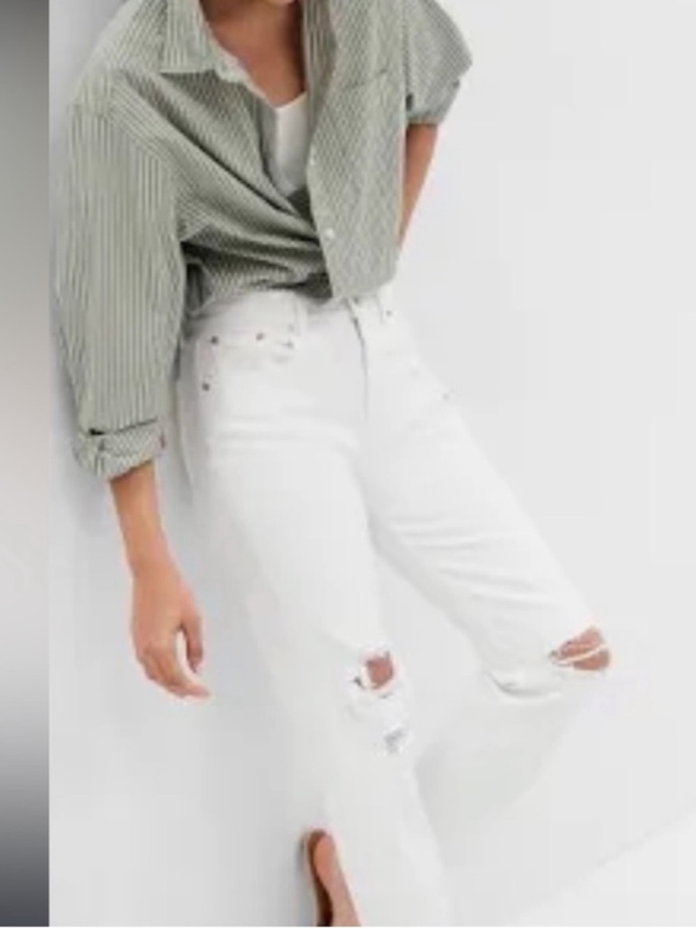 NEW✨NEW✨ Express White High-Rise Jeans size 2R